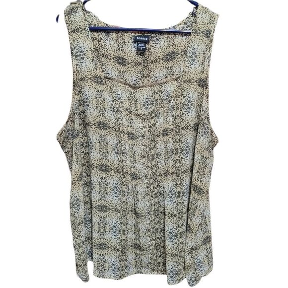 Torrid envelope back tank - Picture 1 of 2